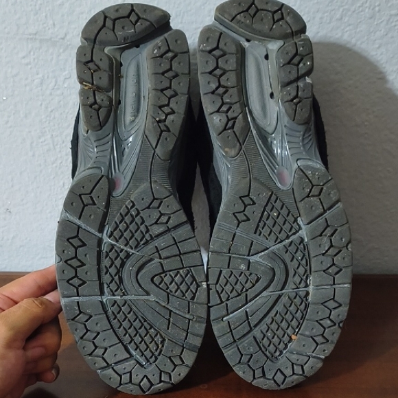 New Balance Men's Black and Gray Sneakers - Picture 6 of 6